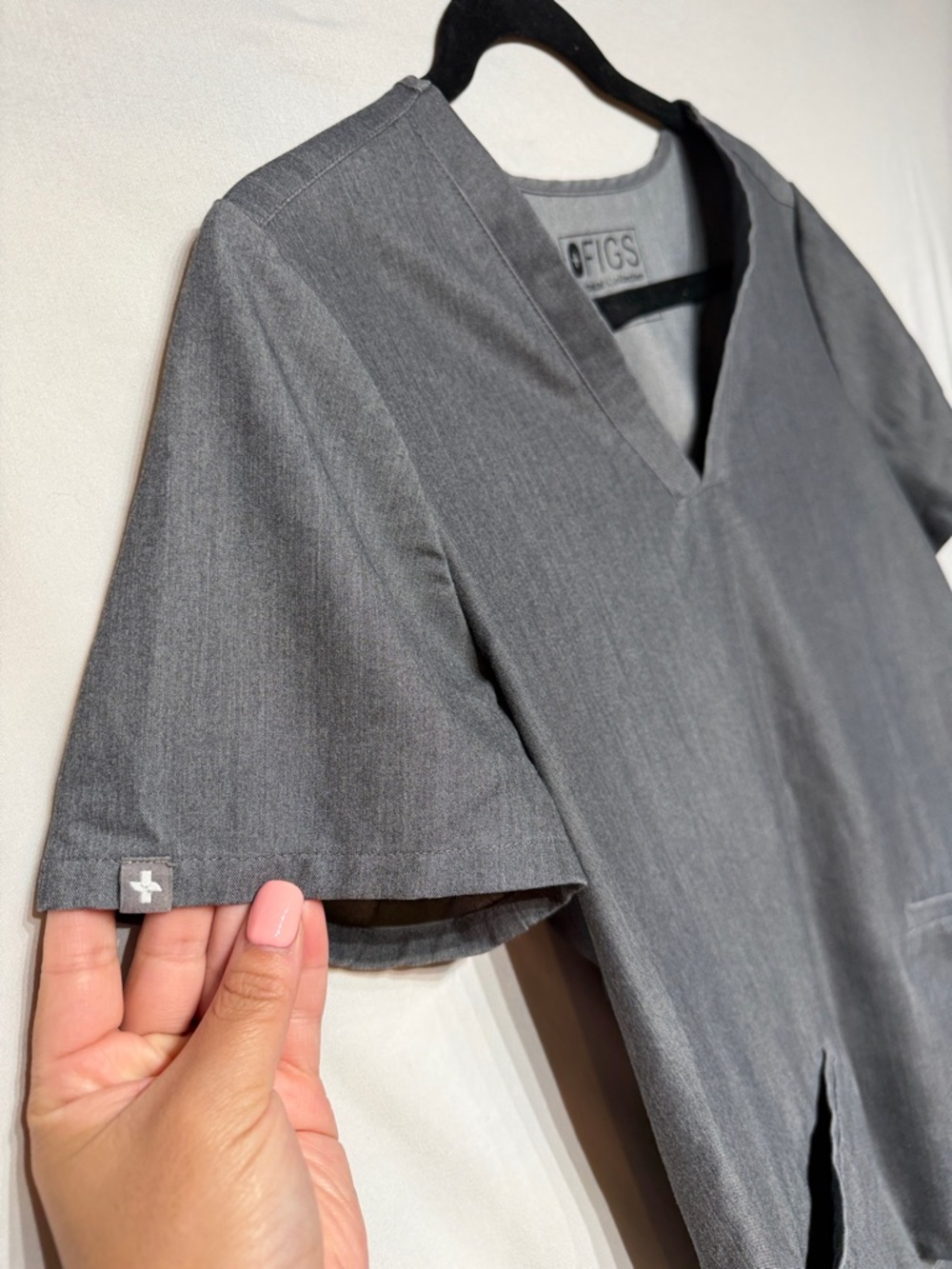 FIGS Casma Scrub Top Graphite Small - Picture 4 of 9